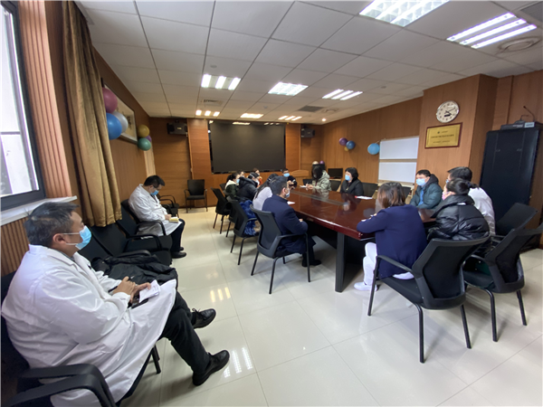 副主任,各楼层组长医生,责任医生,病区护士长及科室骨干参会召开新型