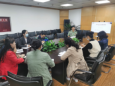 冷怀明编审与中国药房编辑出版中心编辑进行“如何当好学术期刊编辑”的讲课交流