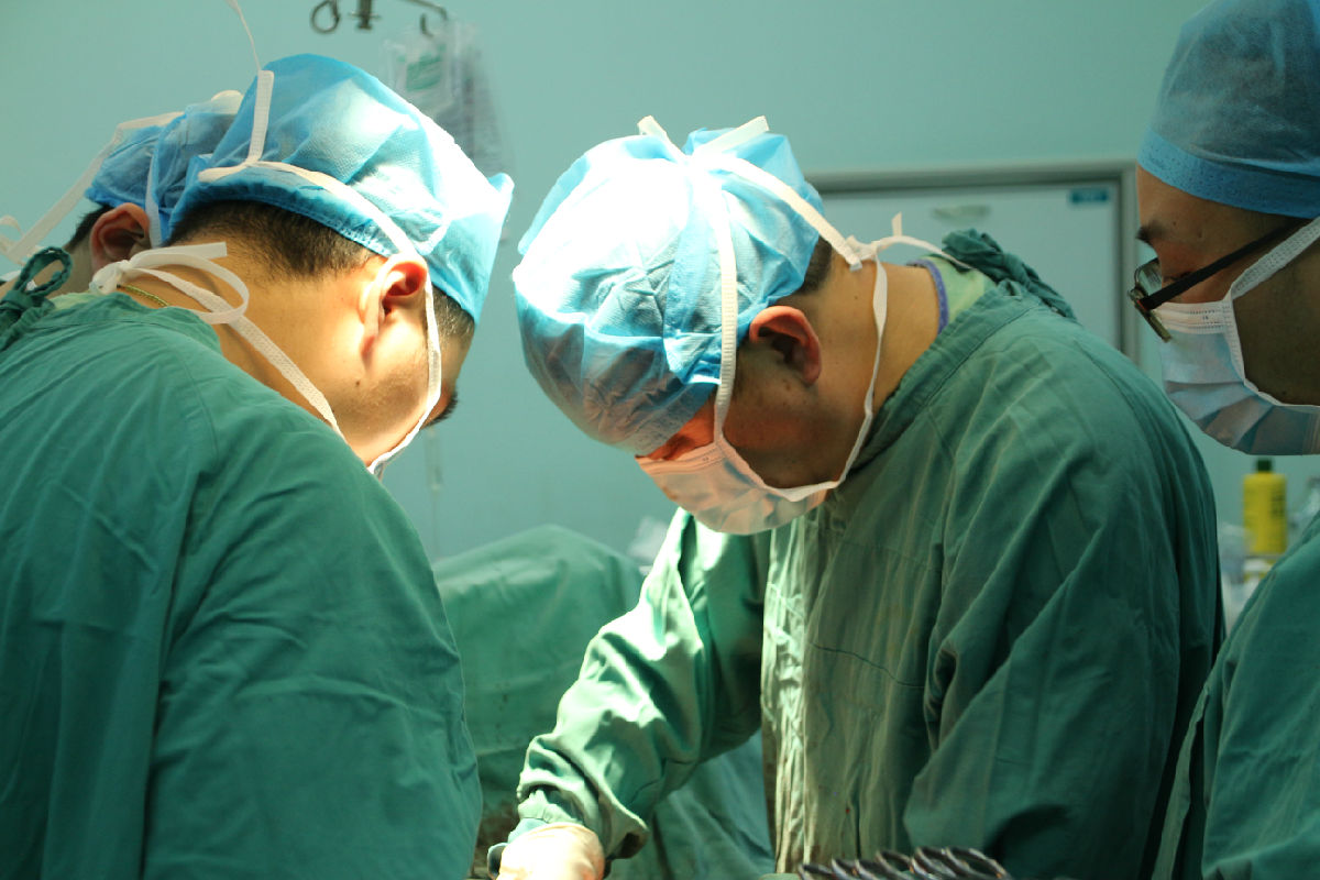 胃肠肿瘤中心成功实施经肠镜下阑尾切除术